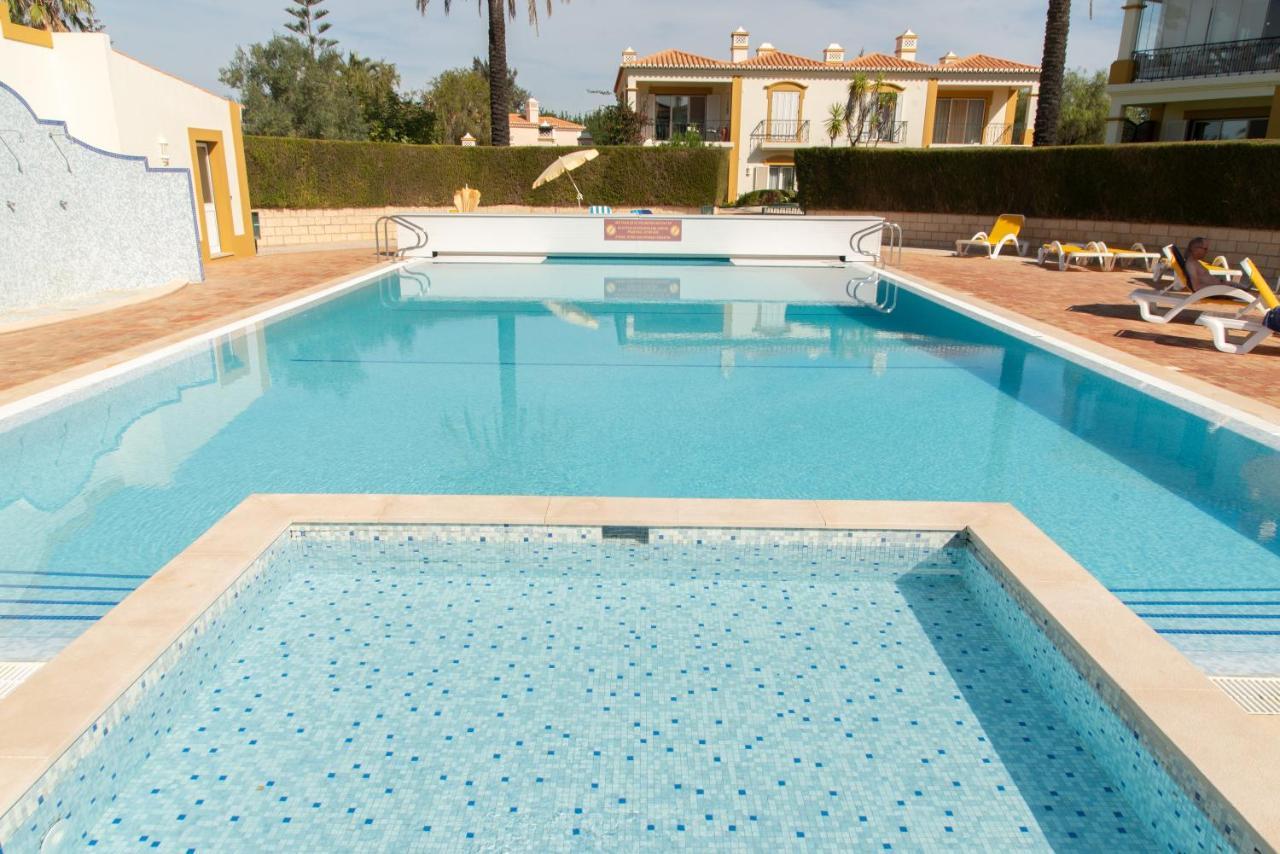 Carvoeiro, 2Br Pestana Gramacho Golf Apartment Эштомбар Экстерьер фото